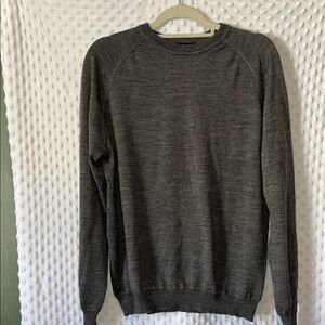 VTG Marshall Fields merino wool (75%), silk (25%) charcoal gray crew neck